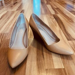 Franco Sarto Frankie Wedge Leather Pump size 7.5